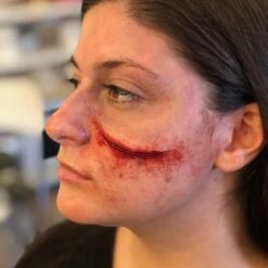 TAGLIO NETTO IN SILICONE -Trucco Di Halloween 800x800 stupr3001 taglio netto in silicone 2